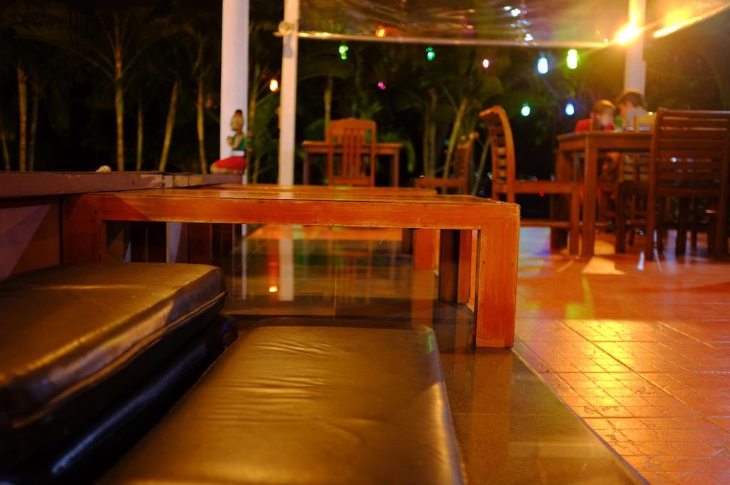 Thaniza Beachfront Resort Haad Rin Exterior foto
