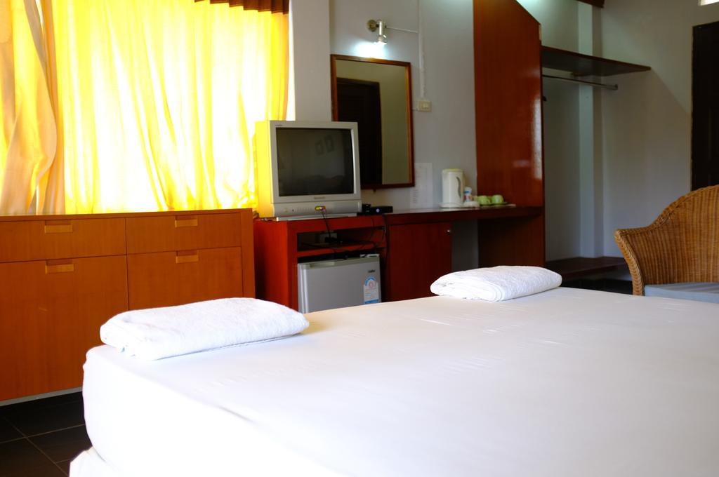 Thaniza Beachfront Resort Haad Rin Exterior foto
